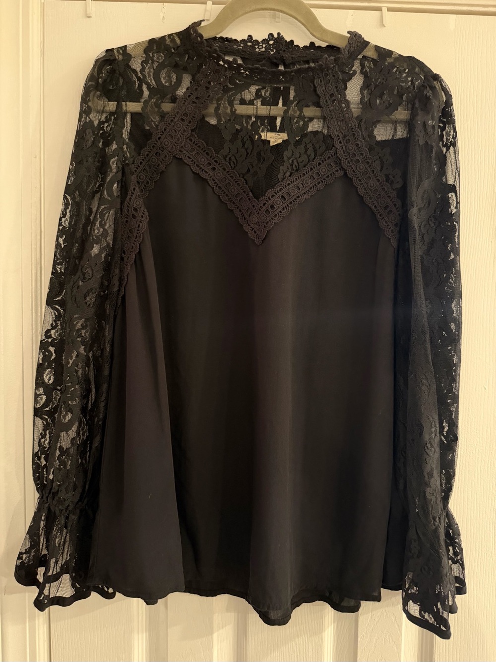 entro Black Lace Yoke Romantic Long-Sleeve Blouse